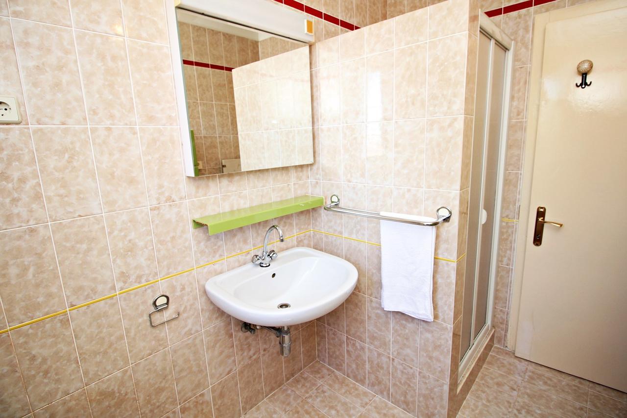 Filipi Apartment サリ エクステリア 写真