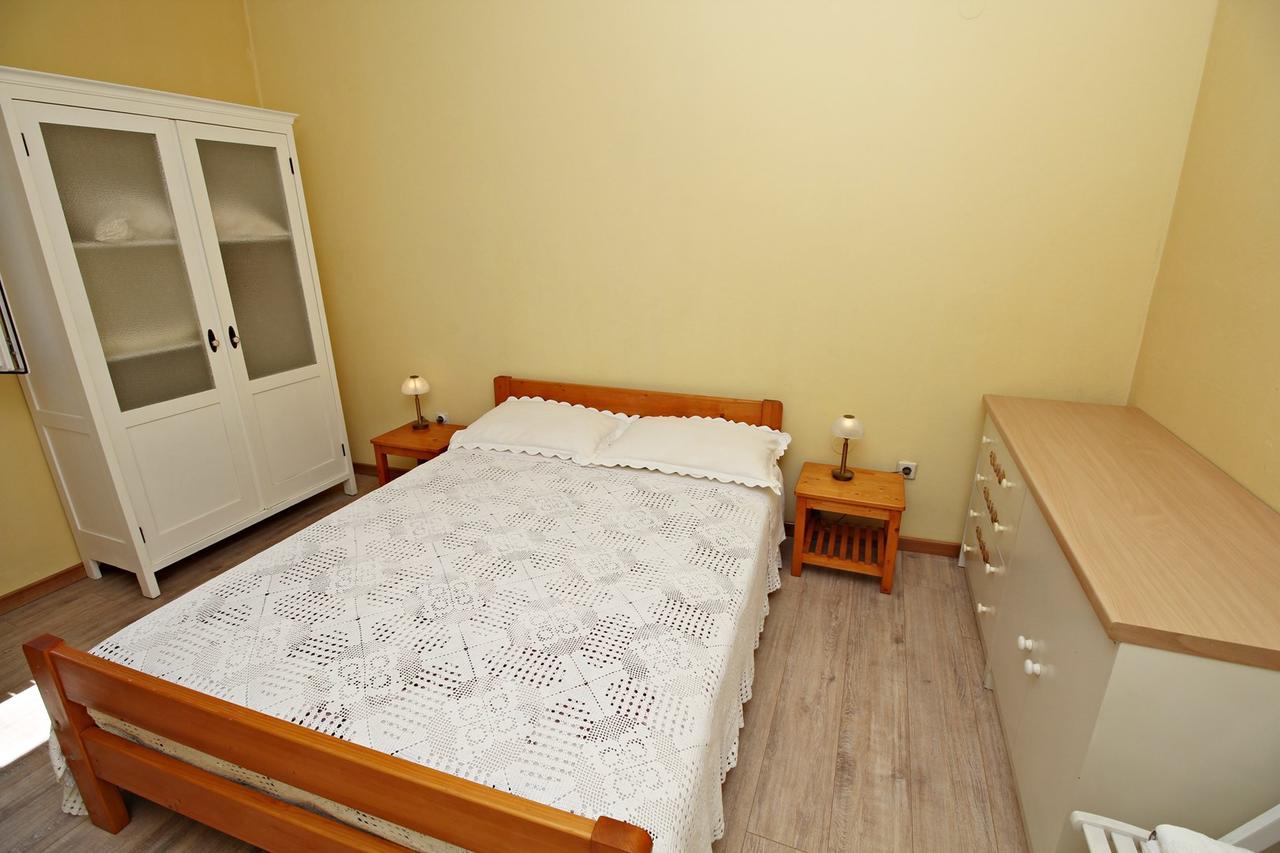 Filipi Apartment サリ エクステリア 写真